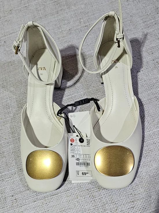 Zara White Patent Block Heel Sandals with Gold Toe Plaque Size 6 New With Tags - Picture 2 of 7